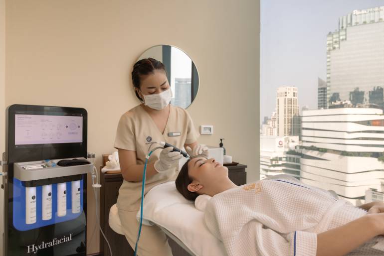 HydraFacial Deeply Cleanses Skin Affected by Pollution and Humidity