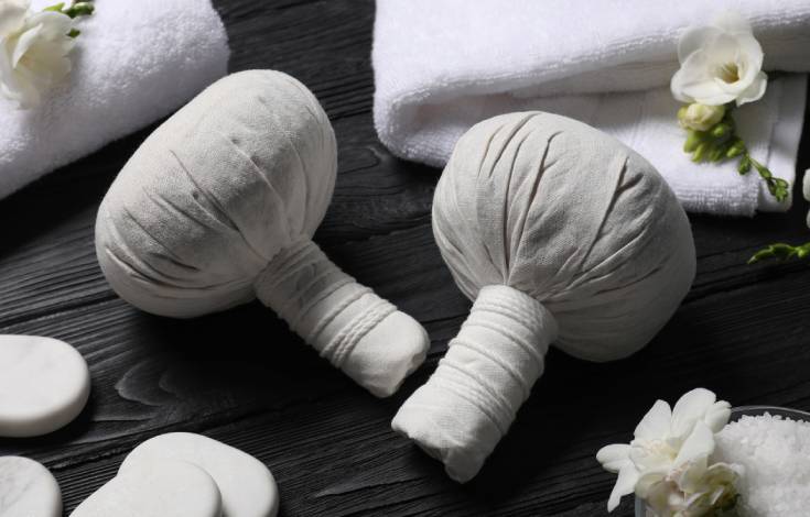 Discover All the Benefits of Homemade Thai Herbal Compress Massage at Nakhon Spa
