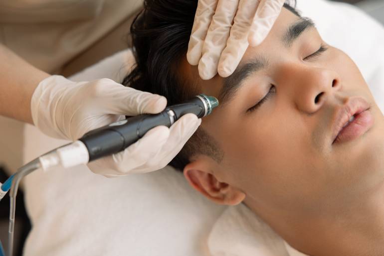 The Deep Dive: The Realm of the Luxury Spa Facial