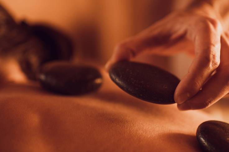 What is Hot Stone Massage and Its Benefits at Nakhon Spa