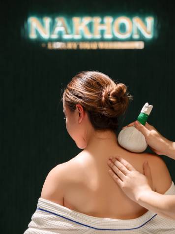 Thai Herbal Compress Massage at Nakhon Spa Bangkok